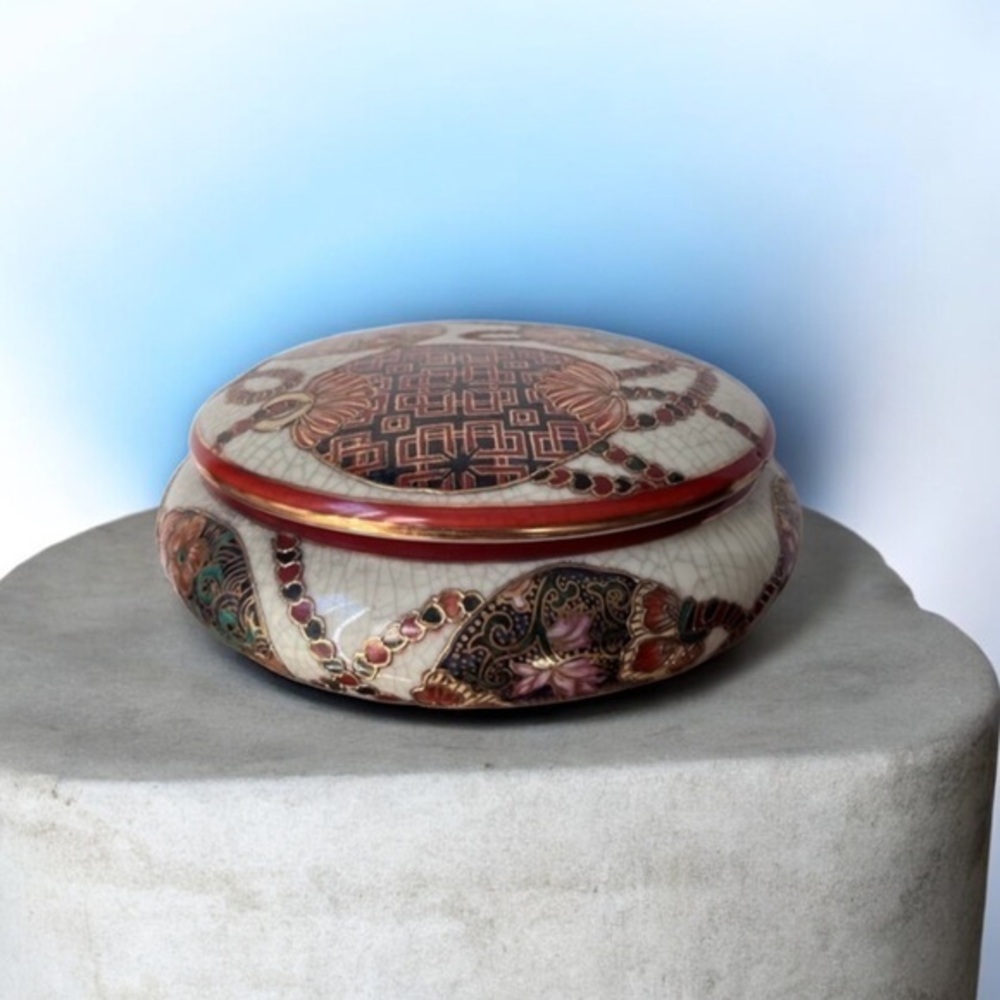 Vintage handmade hand painted lidded box